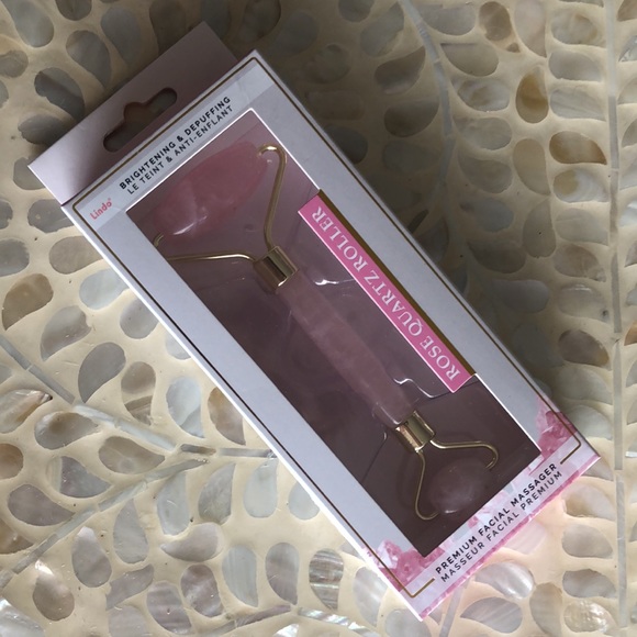 Brightening & Depuffing Premium Facial Massager / Rose Quartz Roller - Picture 8 of 12